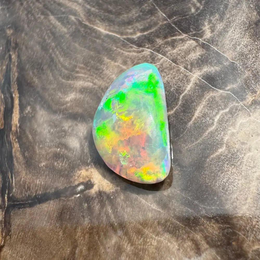 Hand - Cut Solid Lightning Ridge Opal 1.5carat
