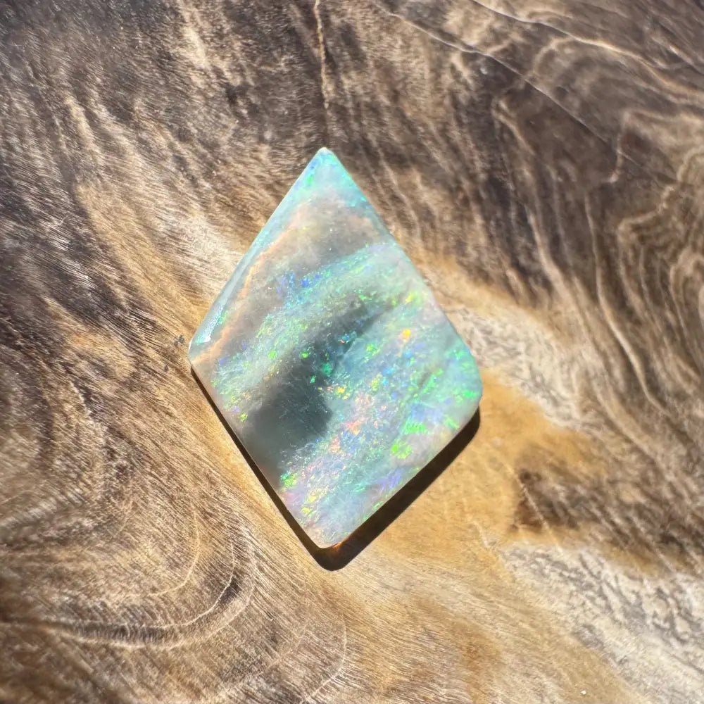 Hand - Cut Solid Lightning Ridge Opal 1.7carat