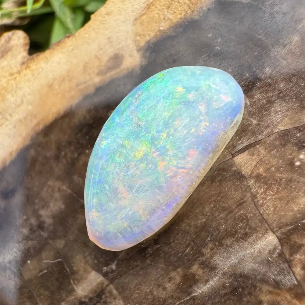 Hand - Cut Solid Lightning Ridge Opal 2.0carat