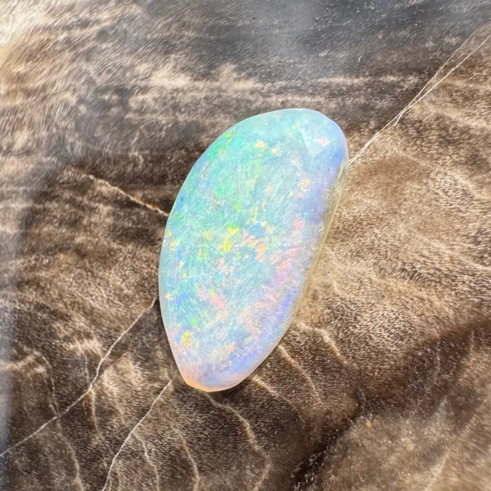 Hand - Cut Solid Lightning Ridge Opal 2.0carat