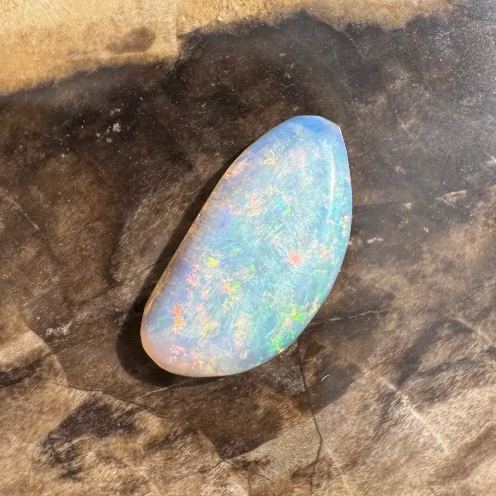 Hand - Cut Solid Lightning Ridge Opal 2.0carat