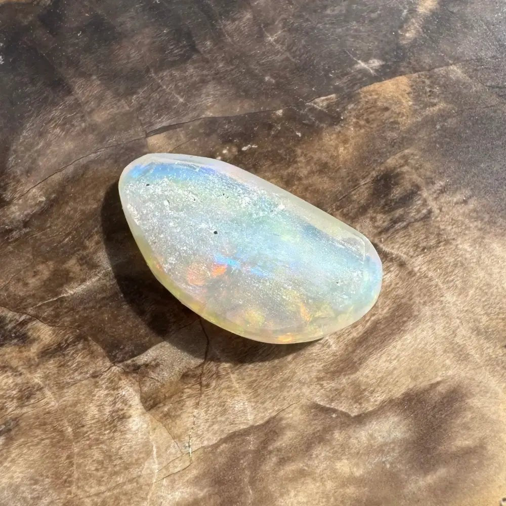 Hand - Cut Solid Lightning Ridge Opal 2.0carat