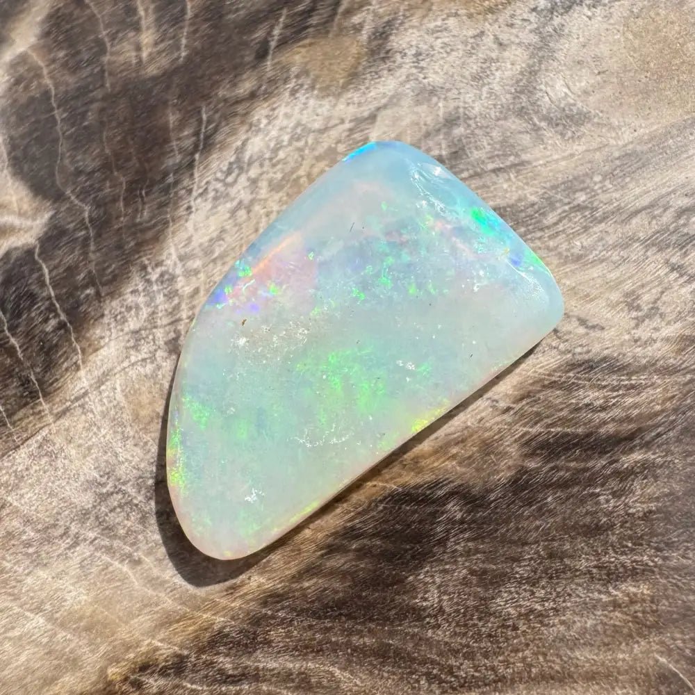 Hand - Cut Solid Lightning Ridge Opal 3.2carat