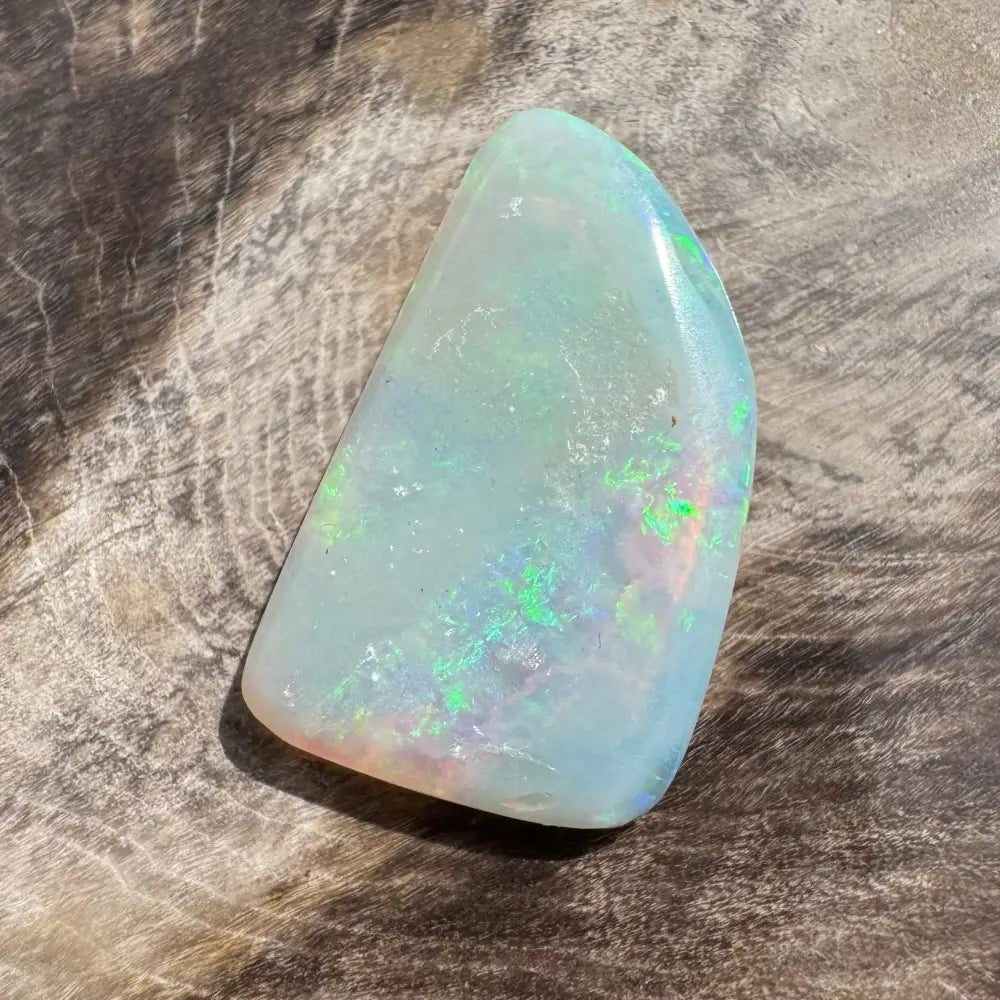 Hand - Cut Solid Lightning Ridge Opal 3.2carat