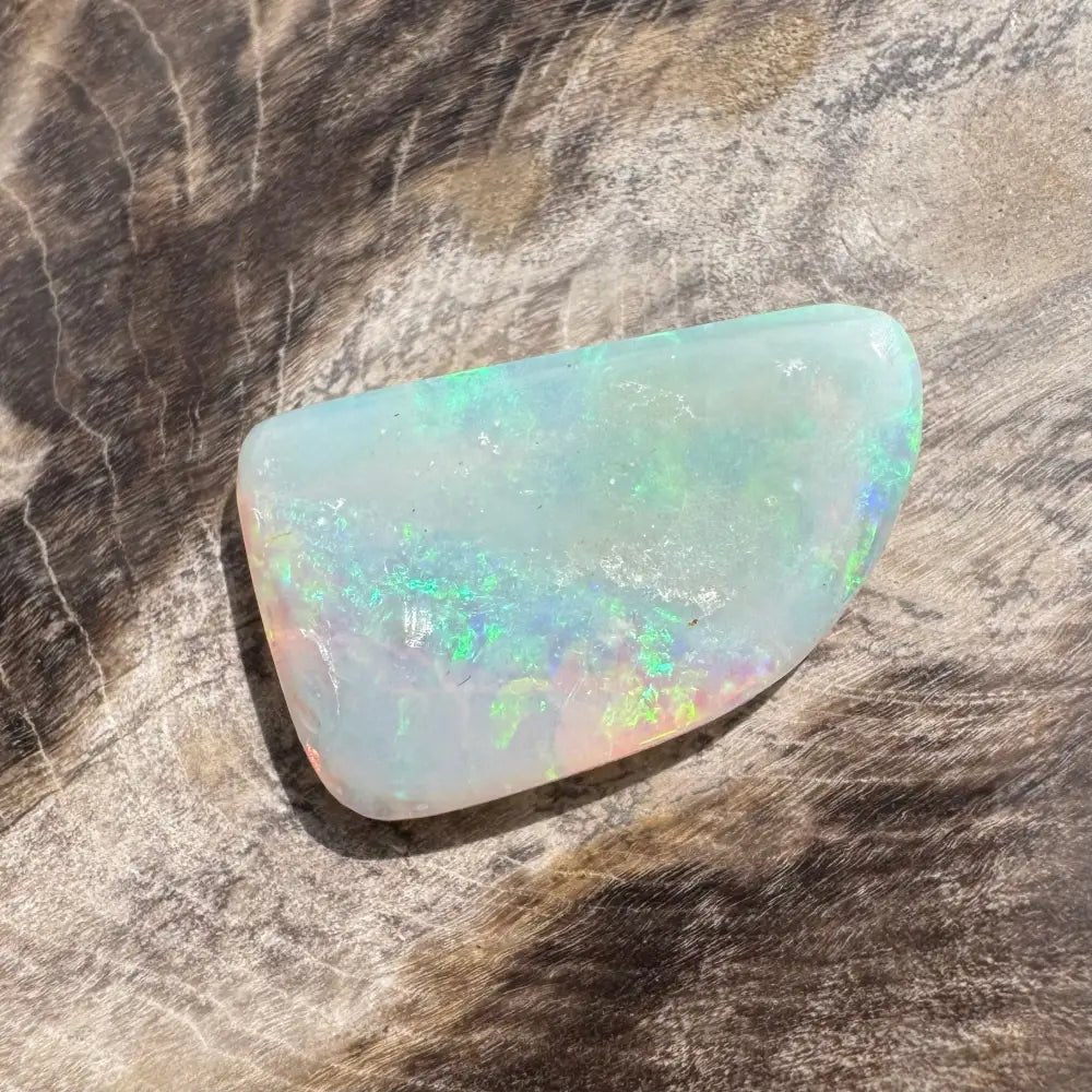 Hand - Cut Solid Lightning Ridge Opal 3.2carat