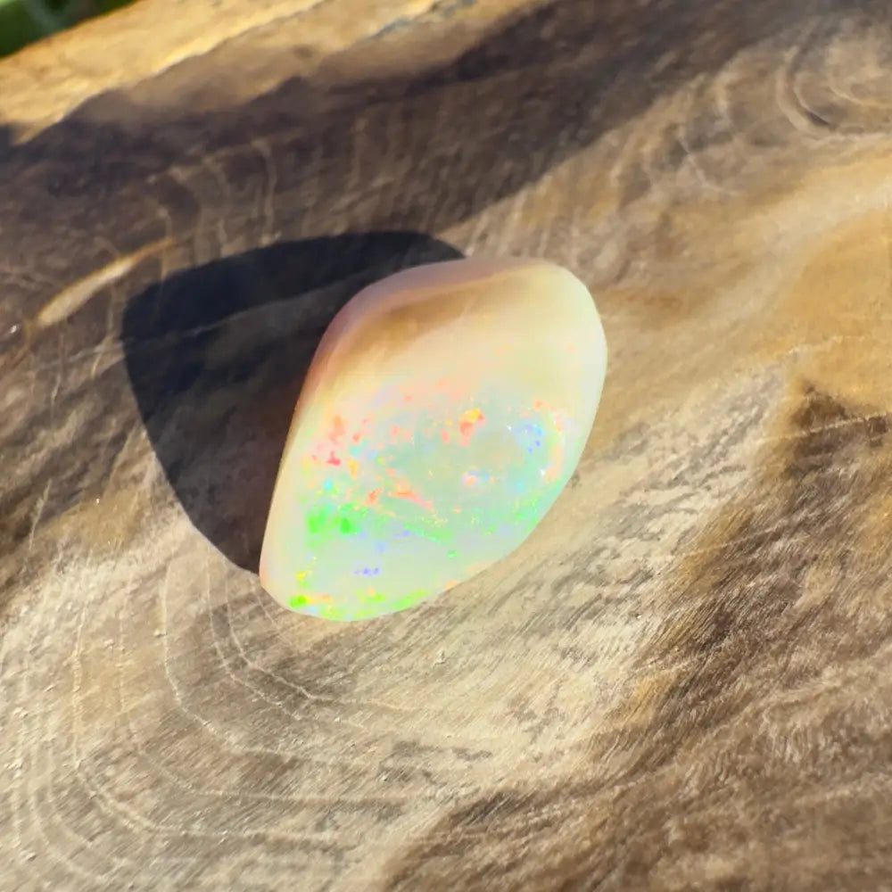 Iridescent Opal gemstone from Lightning Ridge in a Hand-Cut Solid 4.1 Carat jewelry piece
