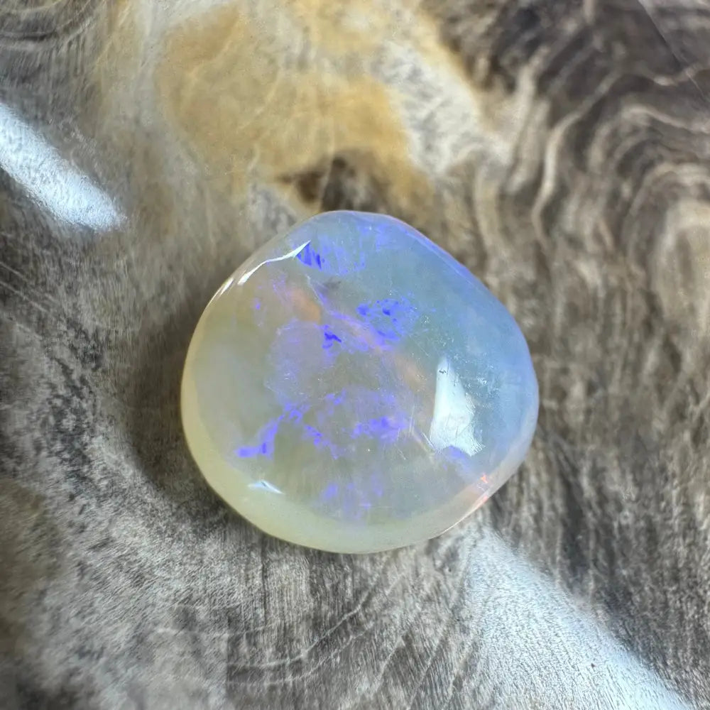 Iridescent opal cabochon from Hand-Cut Solid Lightning Ridge Opal 4.7carat jewelry