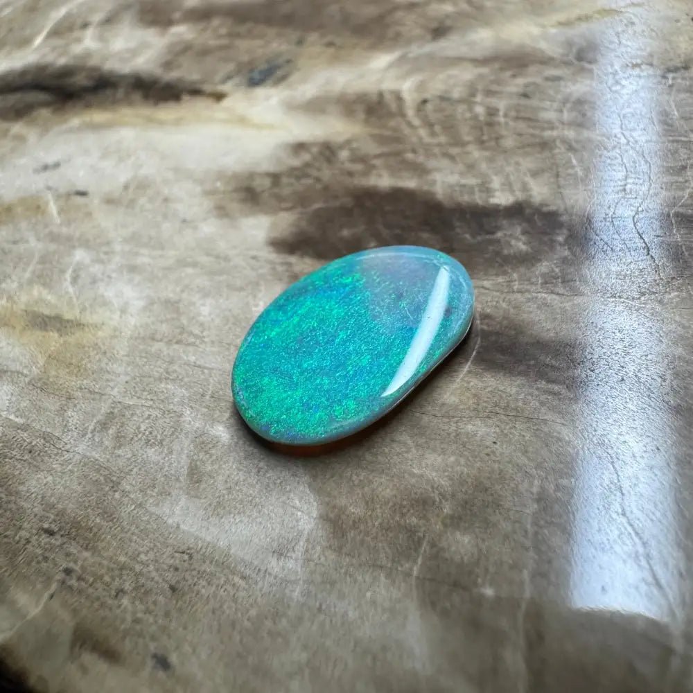 Hand - Cut Solid Lightning Ridge Semi Black Opal 2.0carat
