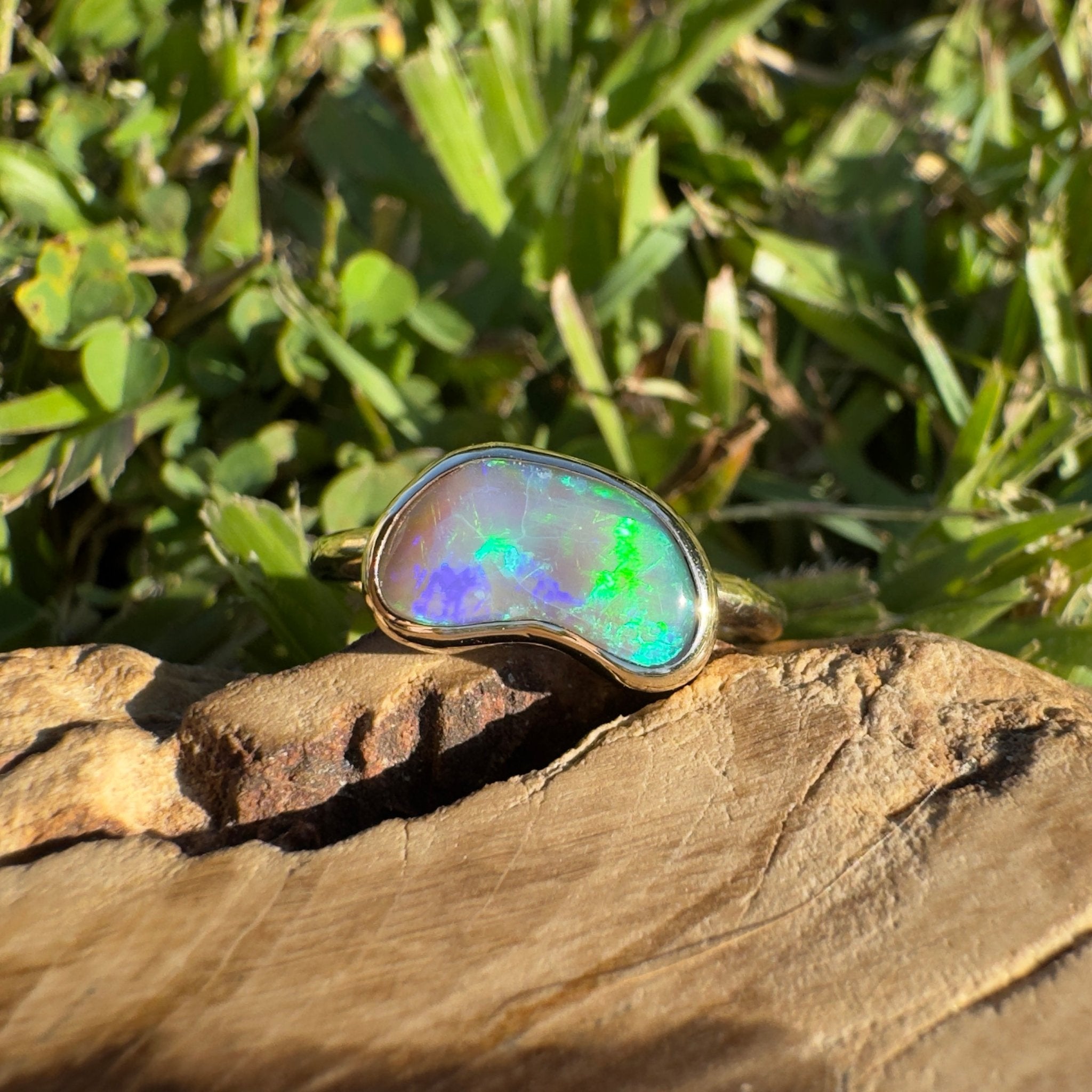 Island Bluefire ~ 1.5ct Solid Lightning Ridge Semi Black Opal 9ct Solid Yellow Gold Ring