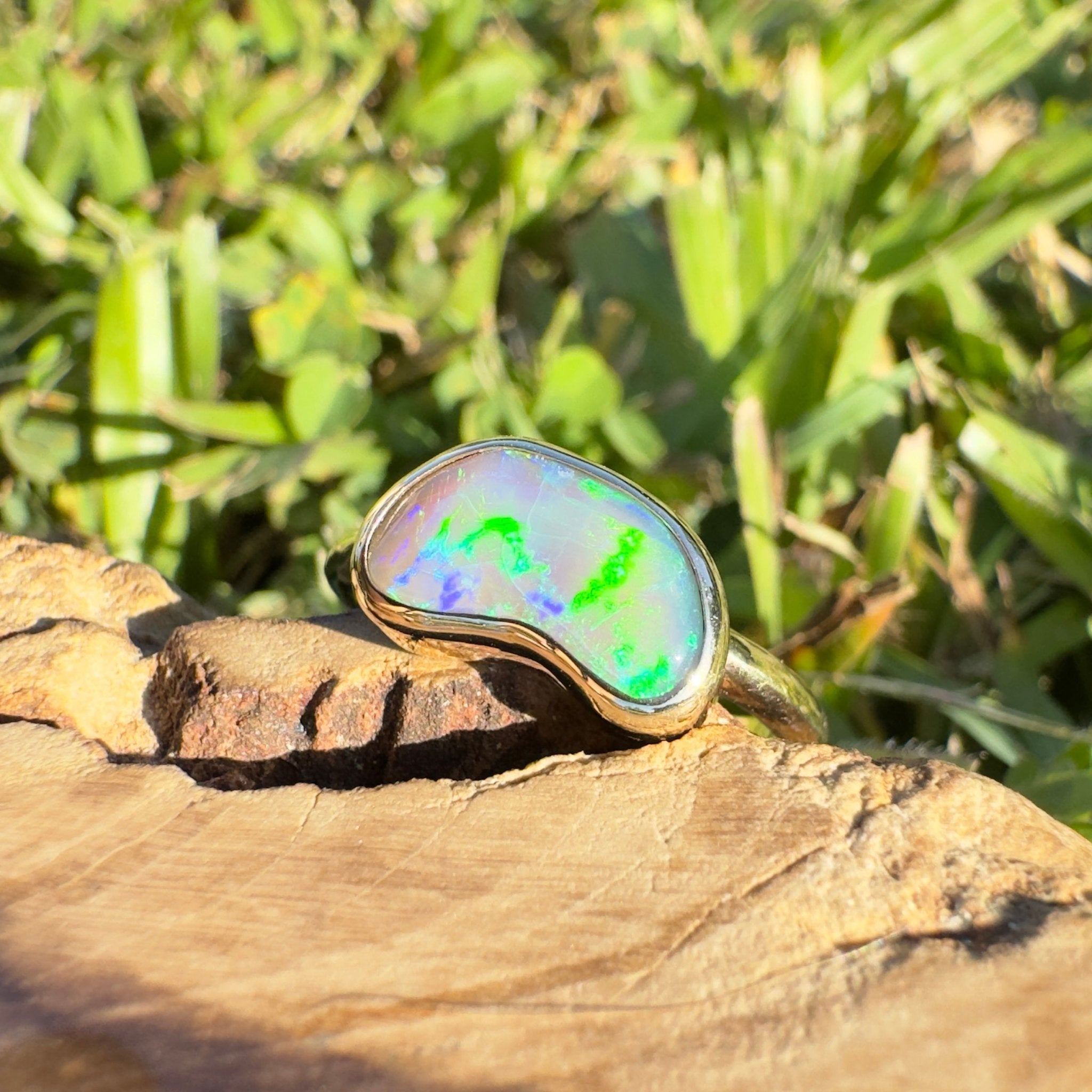 Island Bluefire ~ 1.5ct Solid Lightning Ridge Semi Black Opal 9ct Solid Yellow Gold Ring