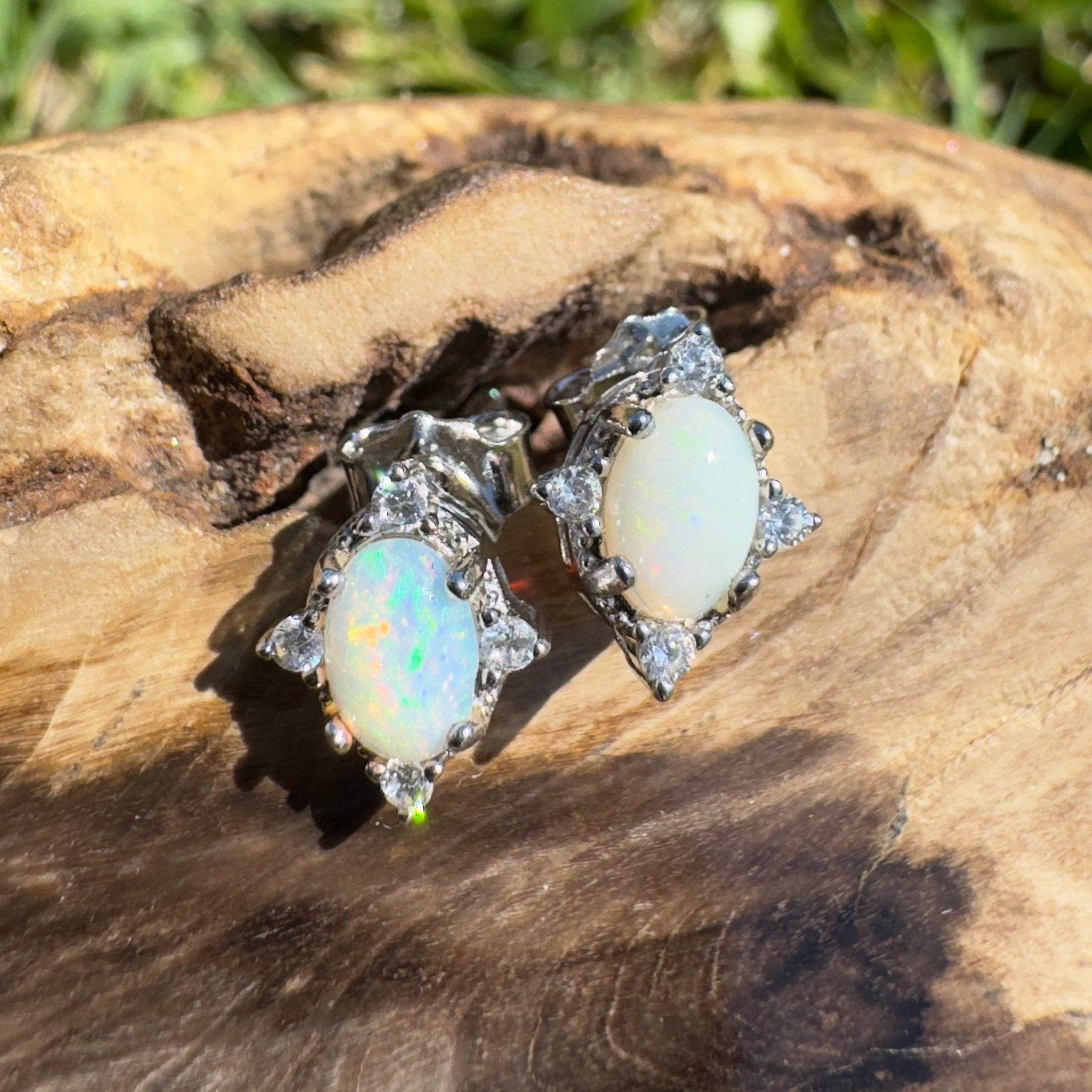 Kosciuszko Light - 0.6ct Coober Pedy Opal 925 Silver Earrings