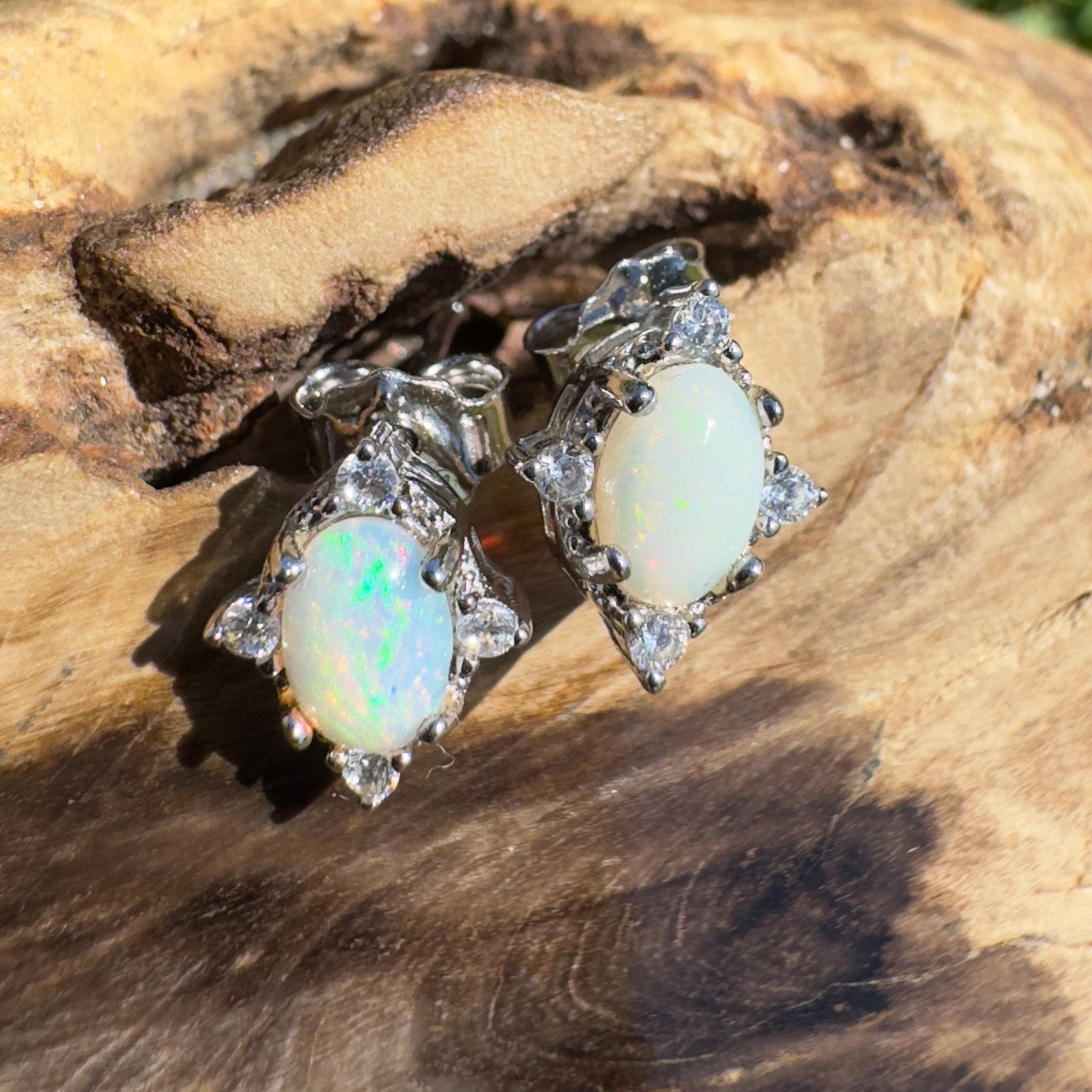 Kosciuszko Light - 0.6ct Coober Pedy Opal 925 Silver Earrings