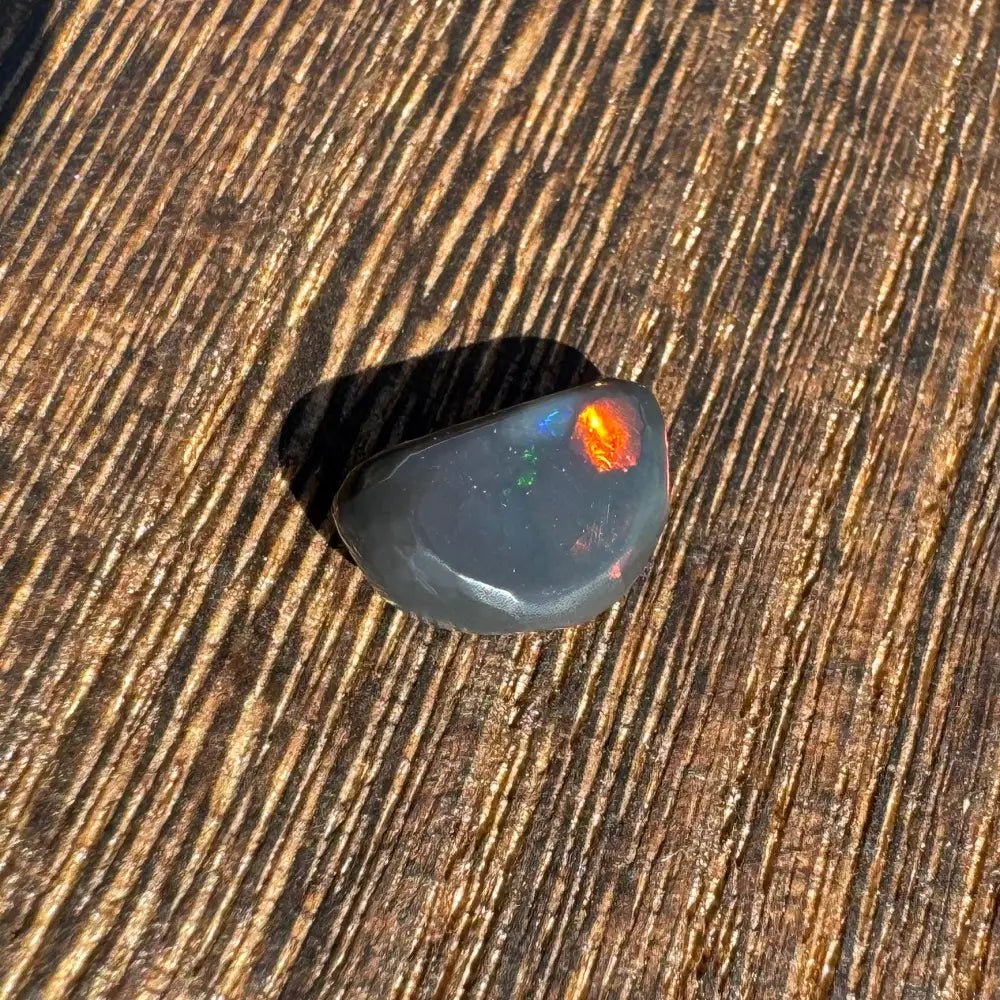 Lightning Ridge Black Opal 1.4carat Solid Hand - Cut