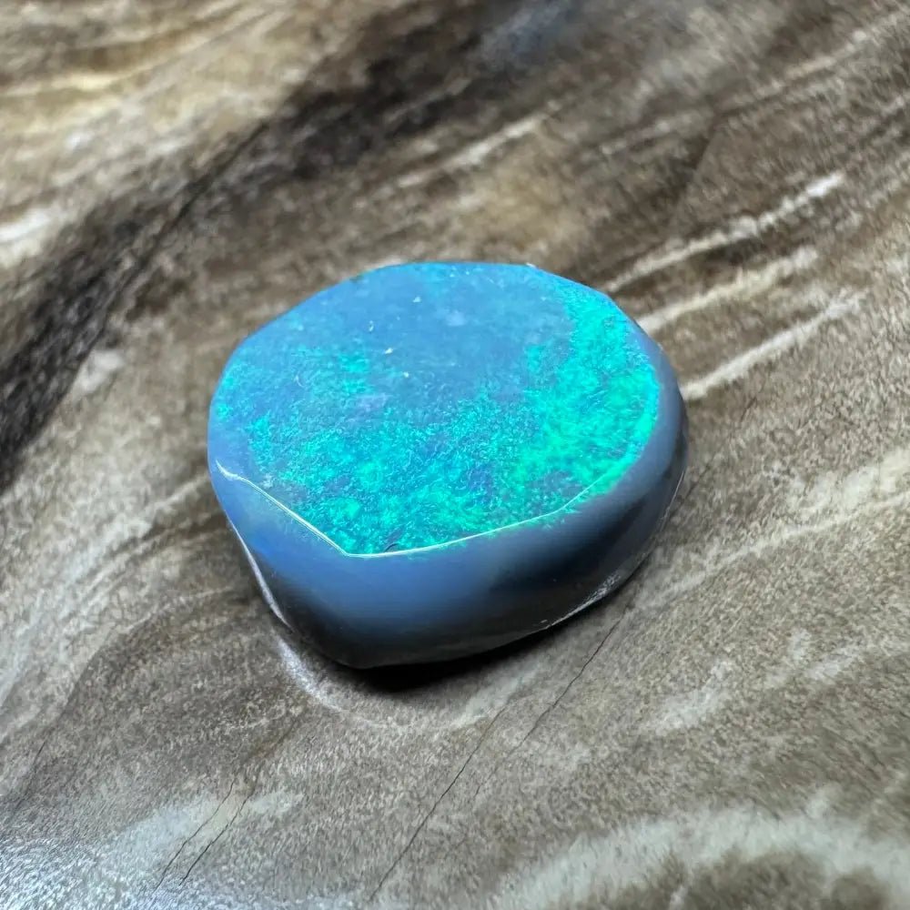 Lightning Ridge Black Opal 1.6carat Solid Hand - Cut