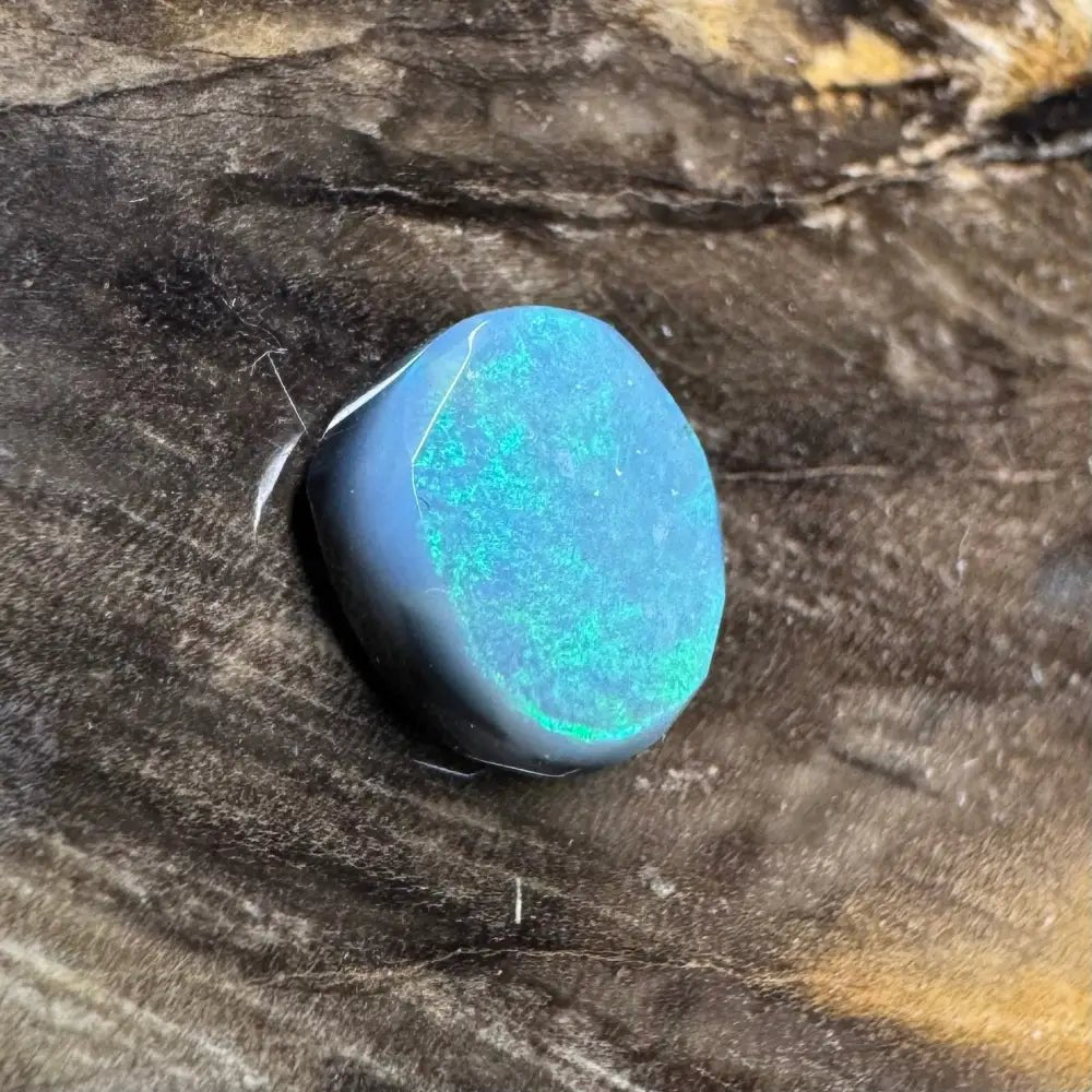 Lightning Ridge Black Opal 1.6carat Solid Hand - Cut