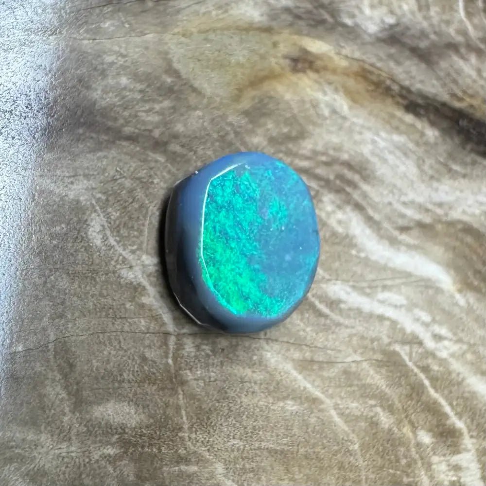 Lightning Ridge Black Opal 1.6carat Solid Hand - Cut