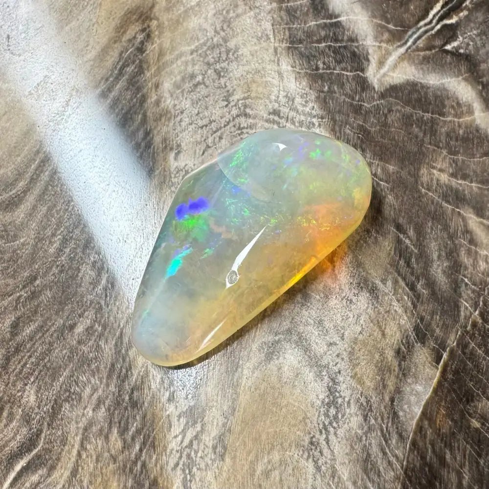 Lightning Ridge Crystal Opal 9carat Solid Hand - Cut