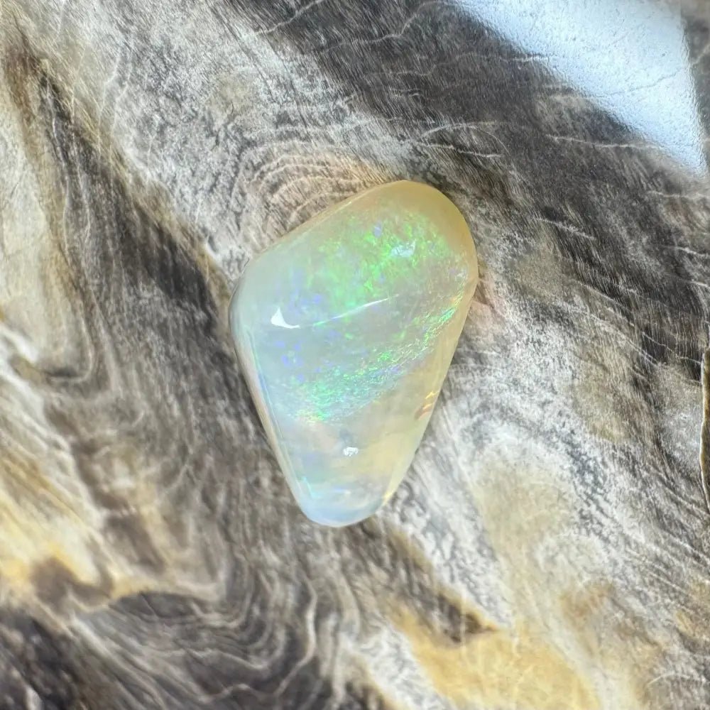 Lightning Ridge Crystal Opal 9carat Solid Hand - Cut