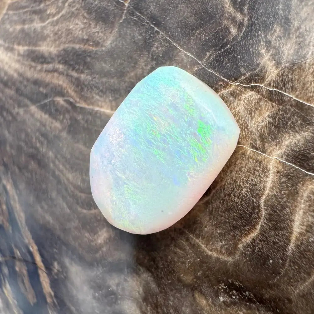 Iridescent opal gemstone from Lightning Ridge, 1.3 carats, solid hand-cut opal