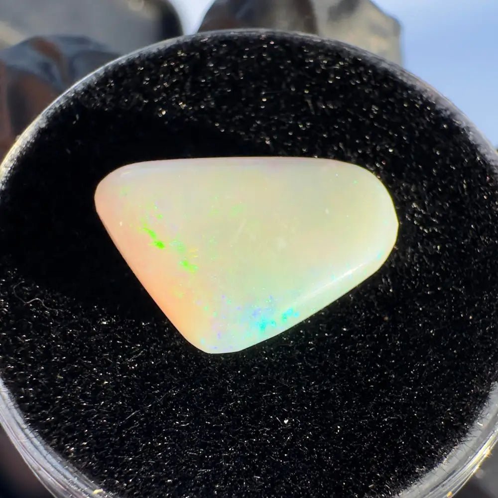 Lightning Ridge Opal 2.4carat Solid Hand - Cut