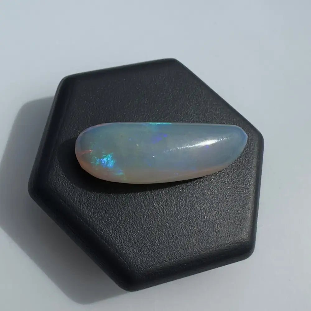 Lightning Ridge Opal 3.2carat Solid Hand - Cut