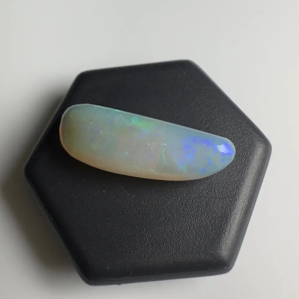 Lightning Ridge Opal 3.2carat Solid Hand - Cut