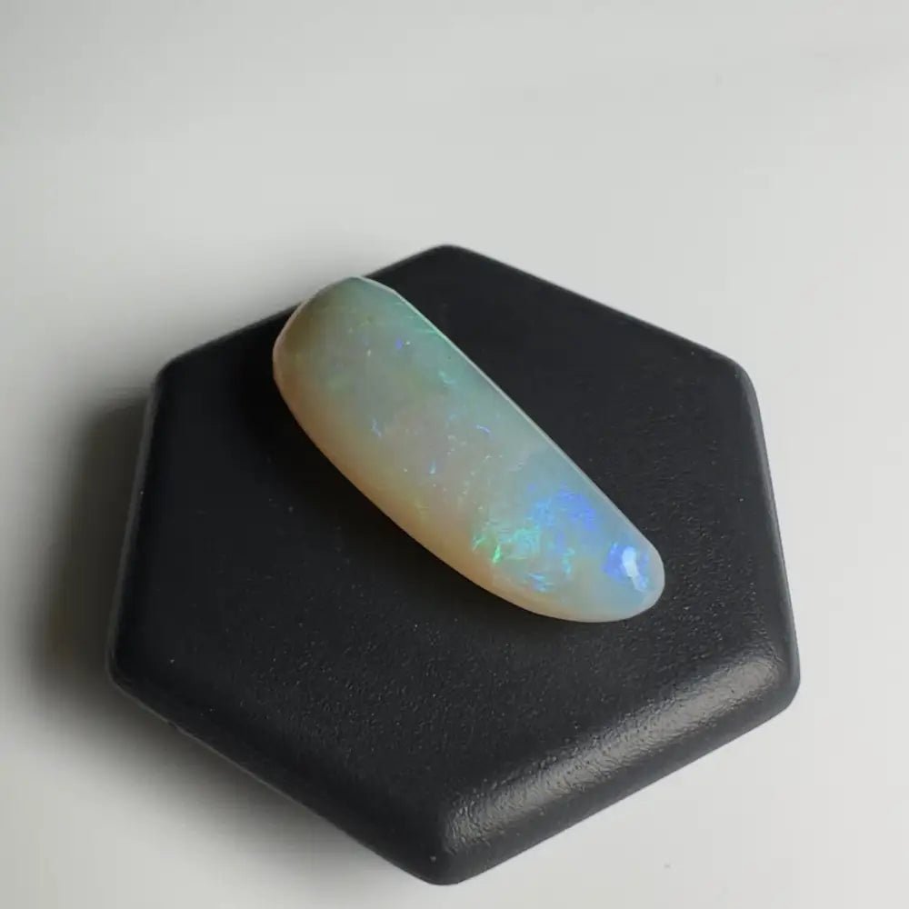 Lightning Ridge Opal 3.2carat Solid Hand - Cut