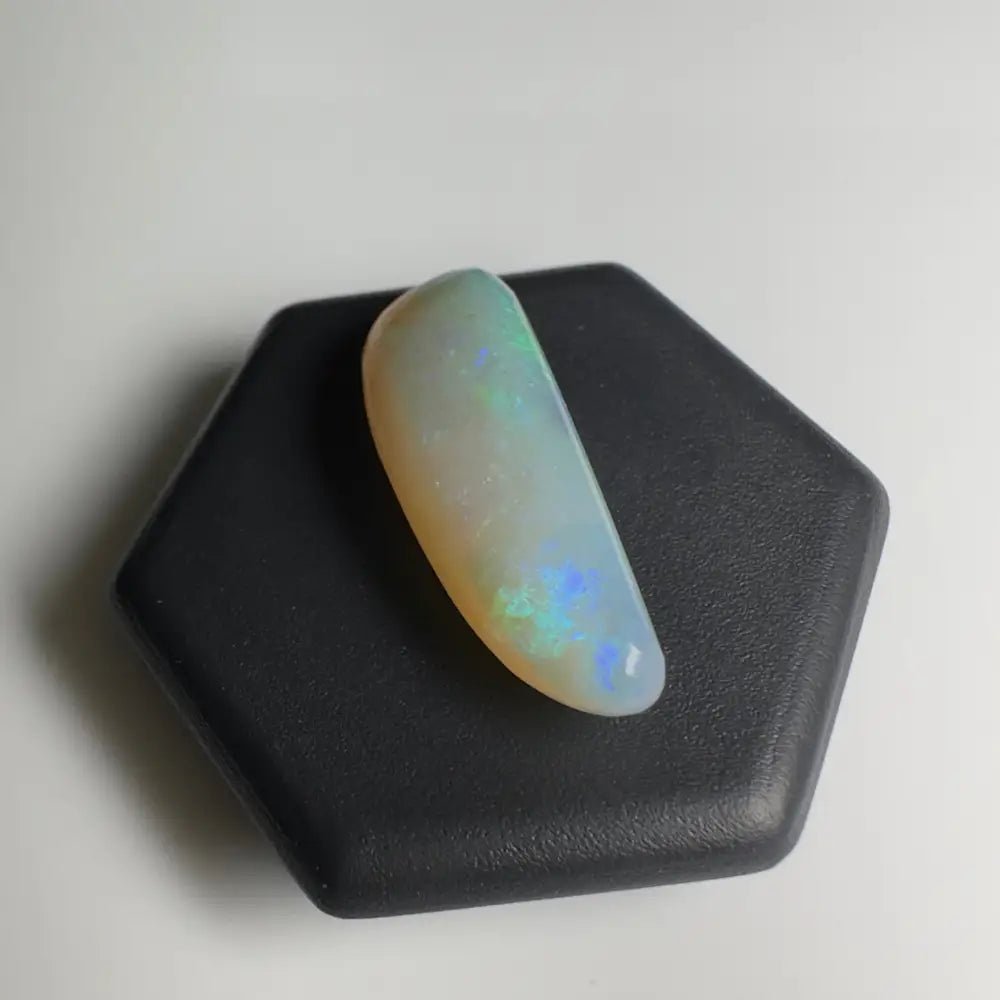 Lightning Ridge Opal 3.2carat Solid Hand - Cut