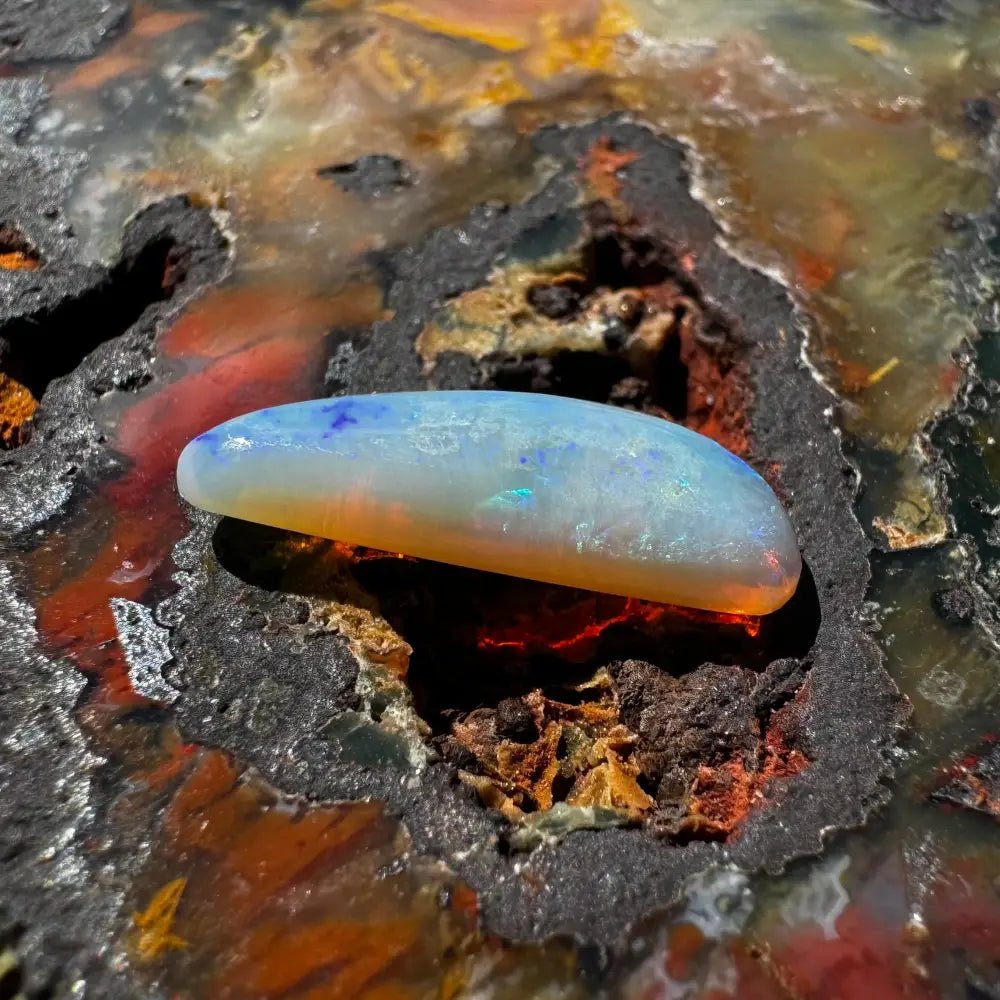 Lightning Ridge Opal 3.2carat Solid Hand - Cut