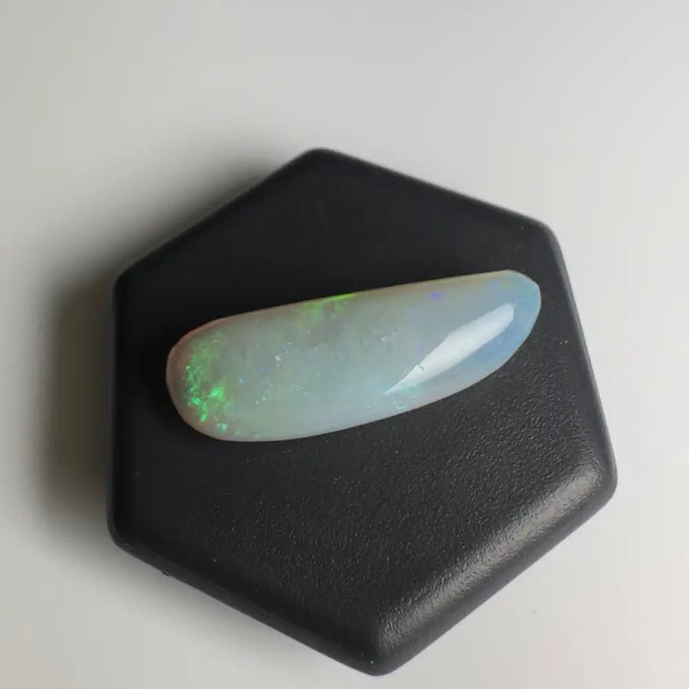 Lightning Ridge Opal 3.2carat Solid Hand - Cut