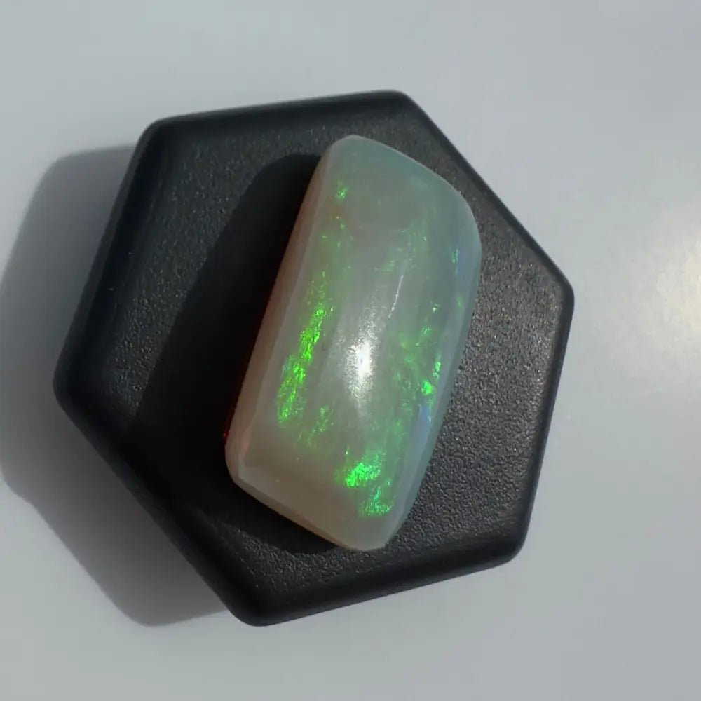 Lightning Ridge Opal 7.7 carat Solid Hand - Cut