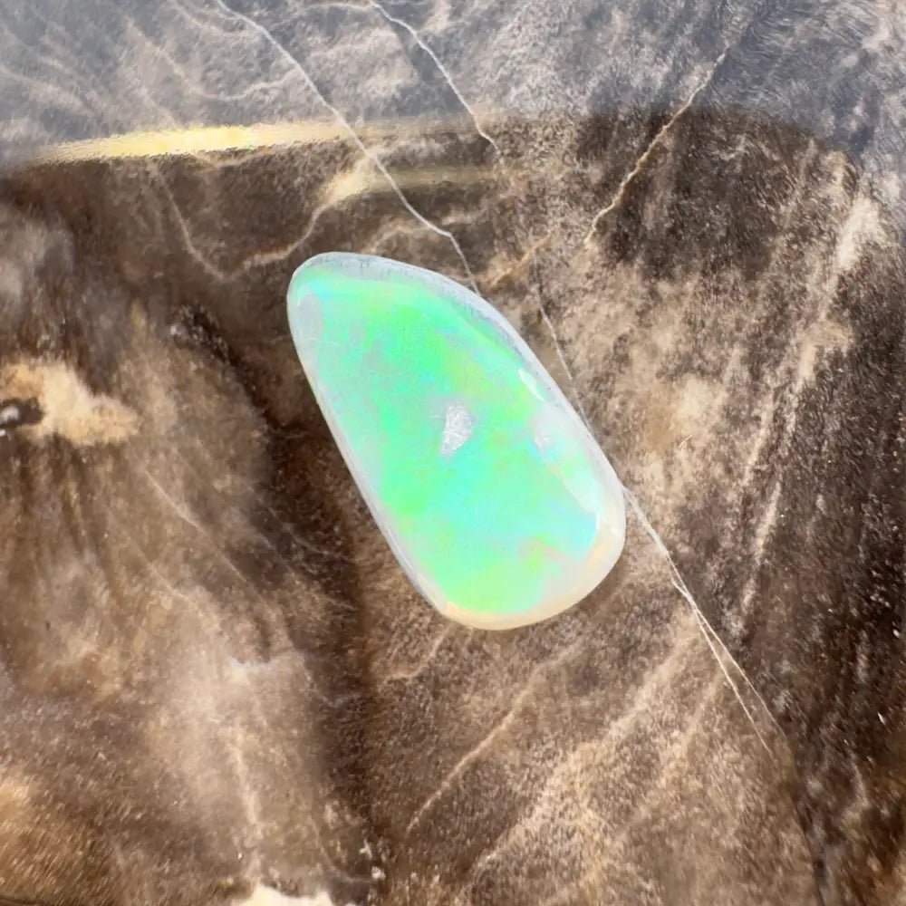 Lightning Ridge Opal Semi Black 1.8carat Solid Hand - Cut