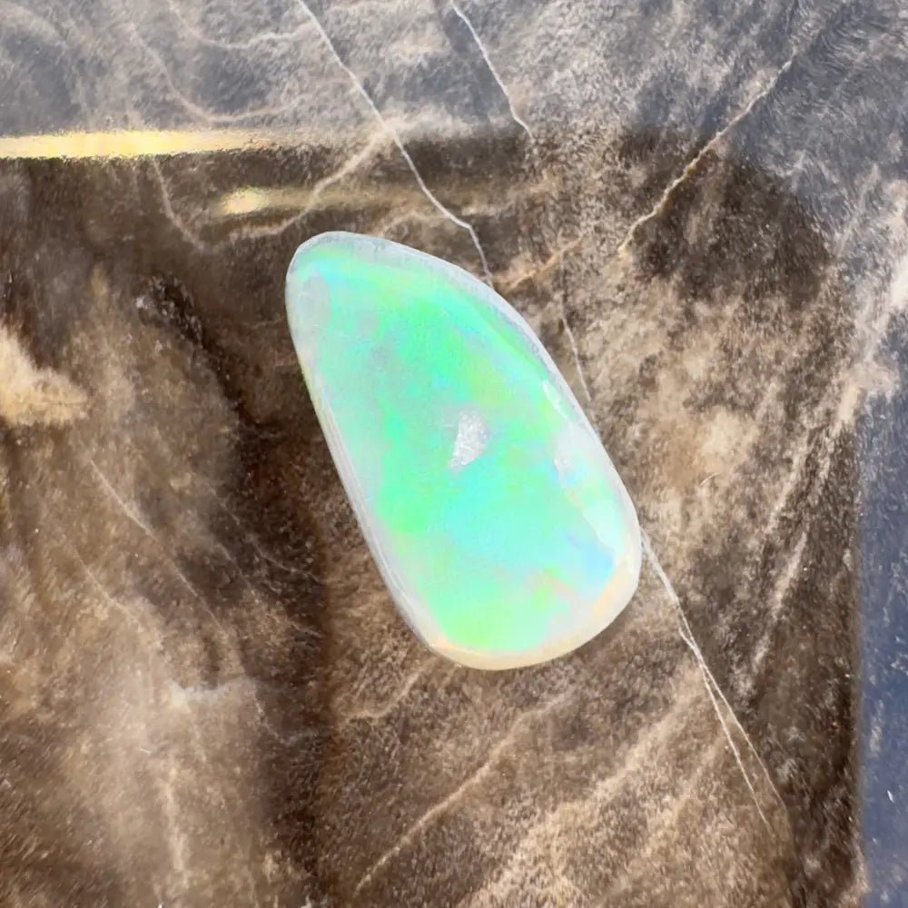 Lightning Ridge Opal Semi Black 1.8carat Solid Hand - Cut