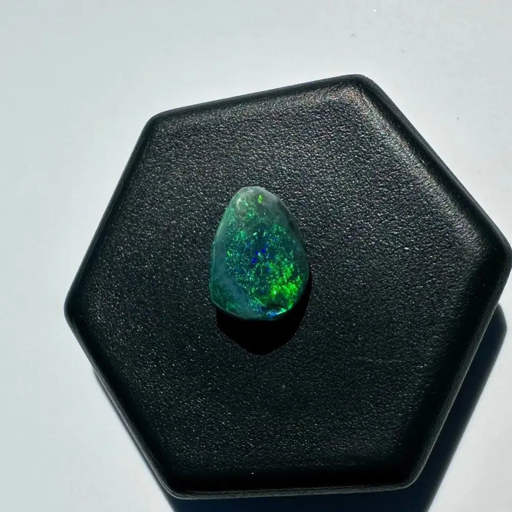 Lightning Ridge Semi Black Opal 0.8carat Solid Hand - Cut