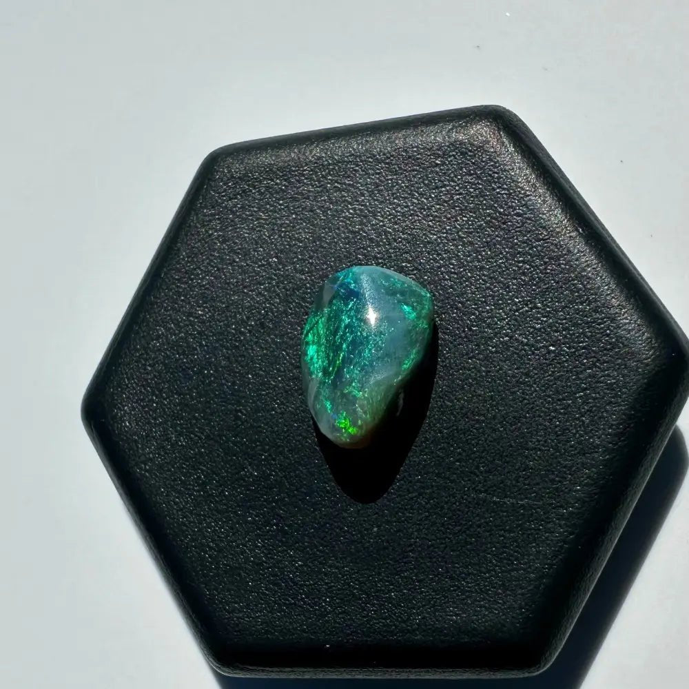 Lightning Ridge Semi Black Opal 0.8carat Solid Hand - Cut