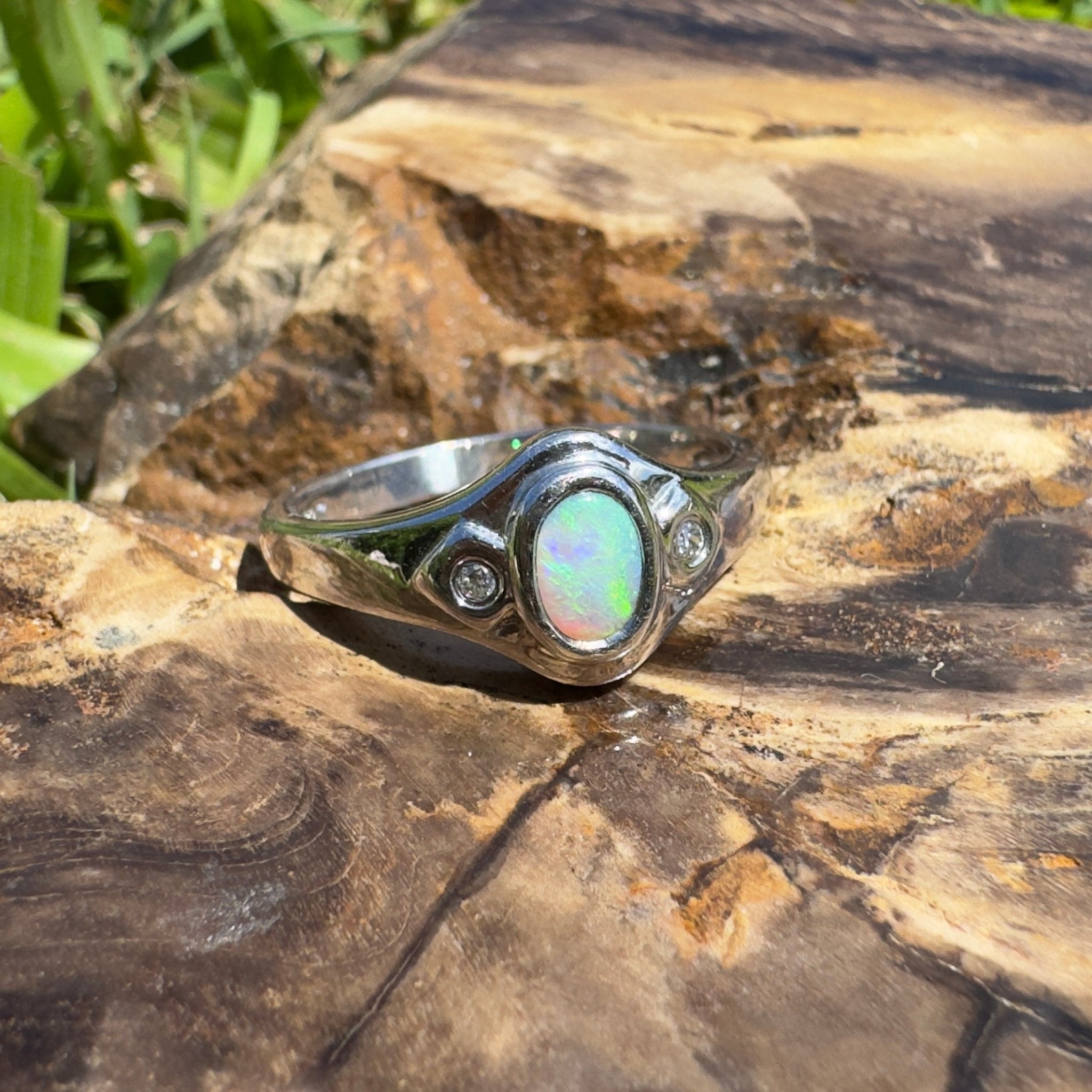 Lord Howe Island Greenlight – 0.4ct Solid Lightning Ridge Crystal Opal 925 Sterling Silver Ring