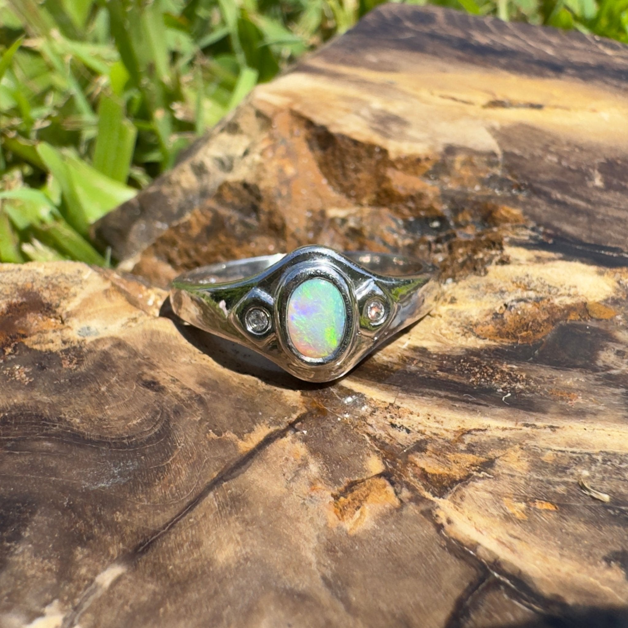 Lord Howe Island Greenlight – 0.4ct Solid Lightning Ridge Crystal Opal 925 Sterling Silver Ring