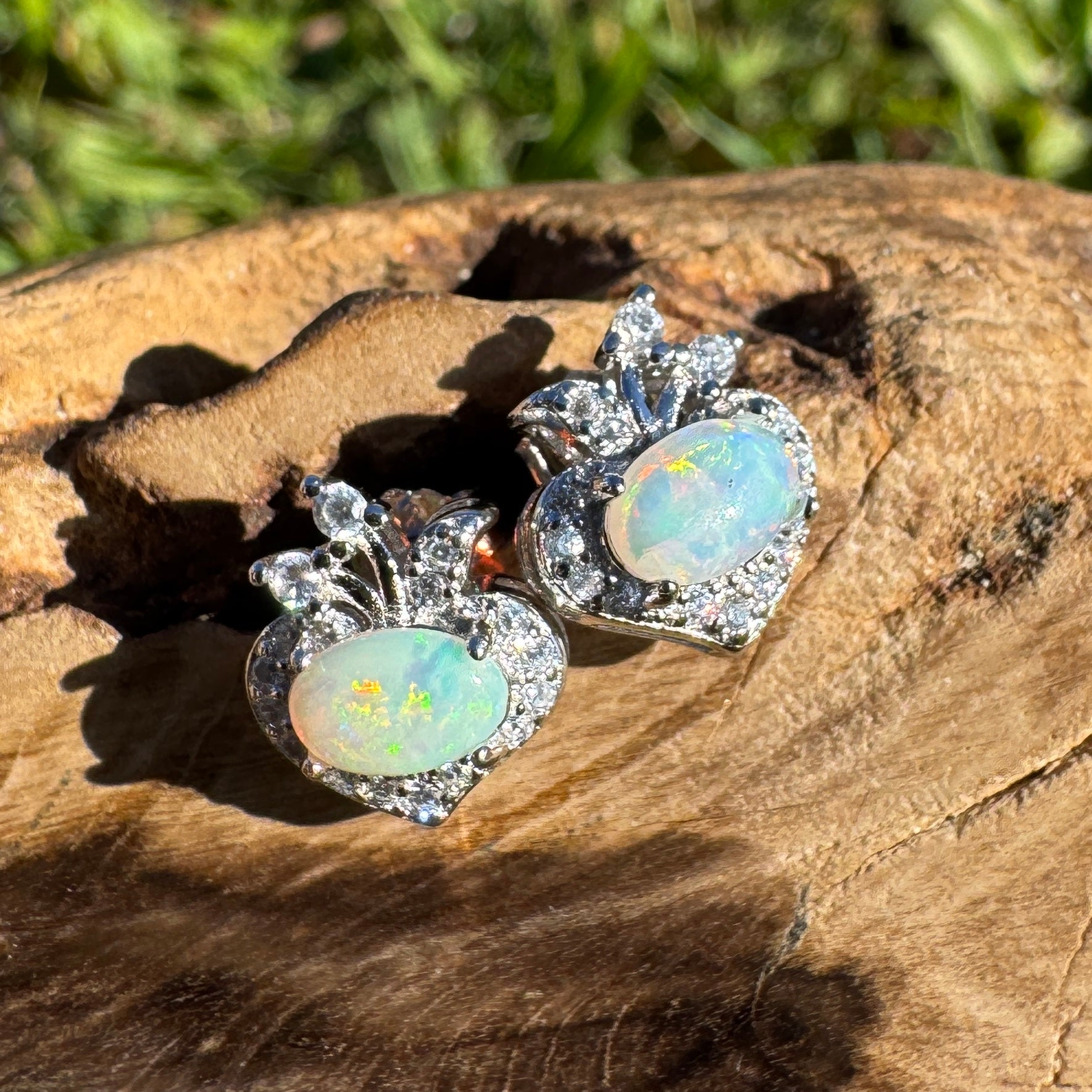 Marrawah Flow - 0.6ct Coober Pedy Opal 925 Silver Apple Earrings