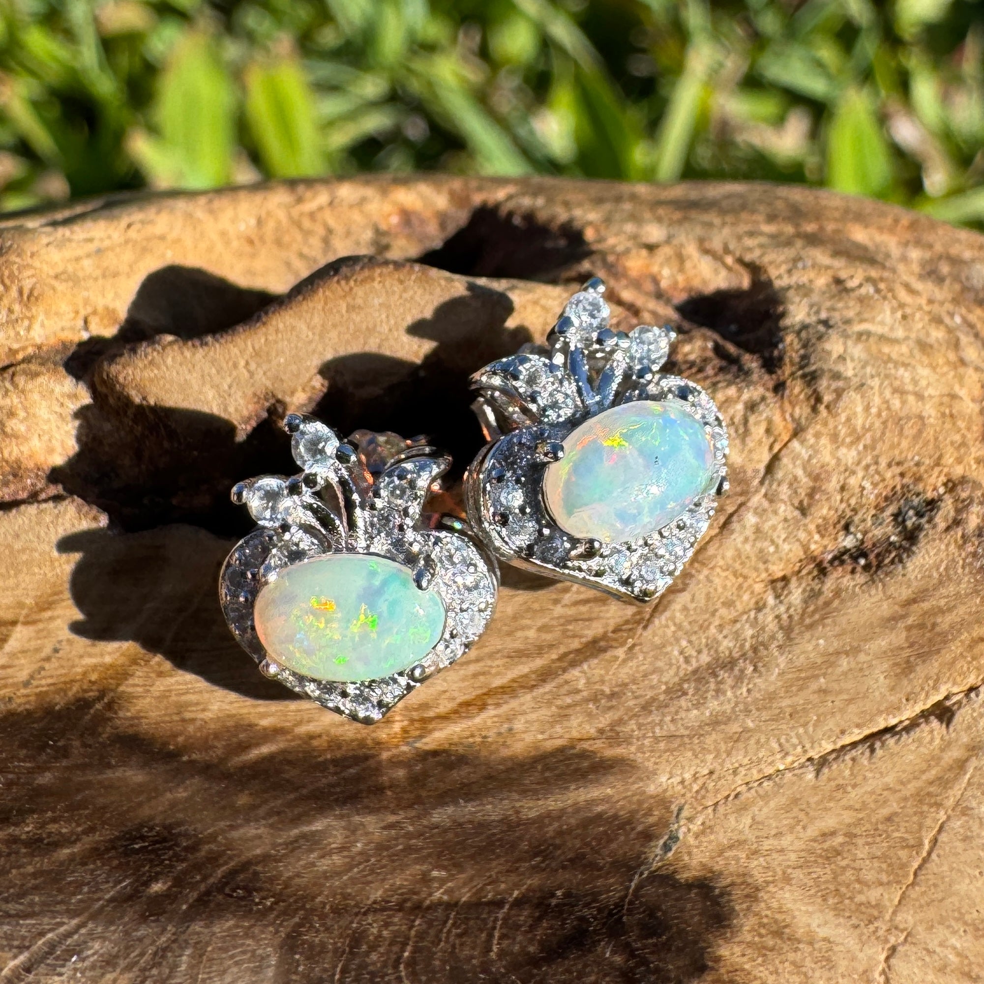 Marrawah Flow - 0.6ct Coober Pedy Opal 925 Silver Apple Earrings