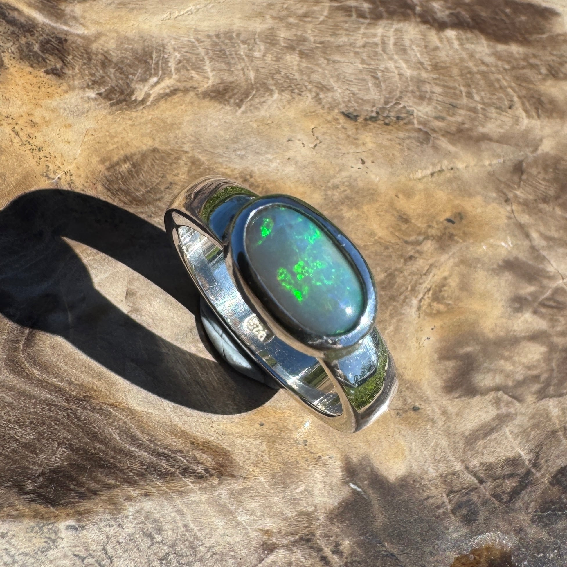 Mintabie Horizon – 1ct Solid Lightning Ridge Opal 925 Sterling Silver Ring