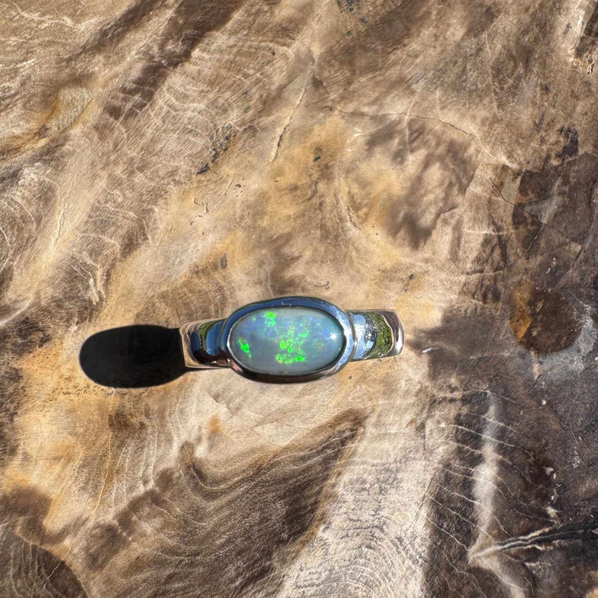 Mintabie Horizon – 1ct Solid Lightning Ridge Opal 925 Sterling Silver Ring