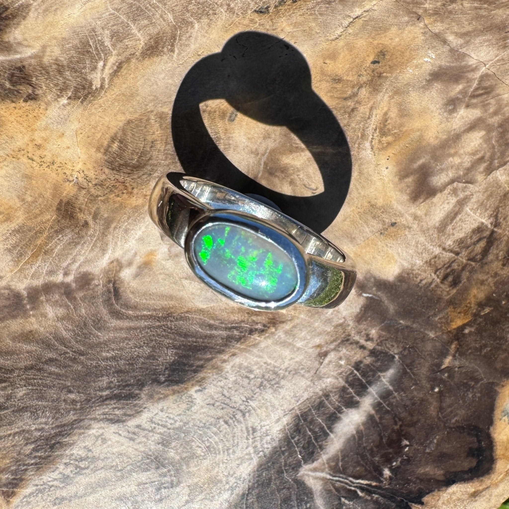 Mintabie Horizon – 1ct Solid Lightning Ridge Opal 925 Sterling Silver Ring