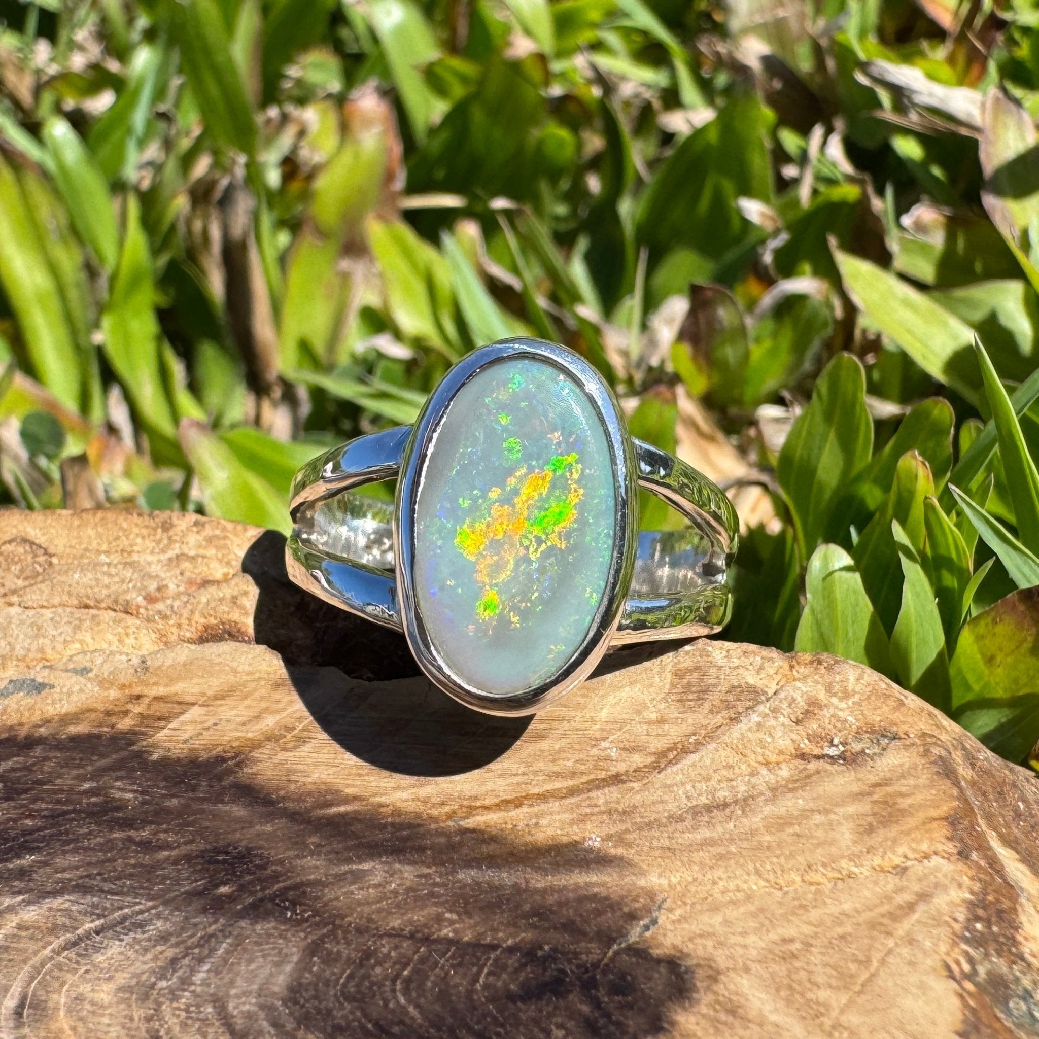 Mintabie Radiance – 3.00ct Solid Mintabie Opal 925 Sterling Silver Ring