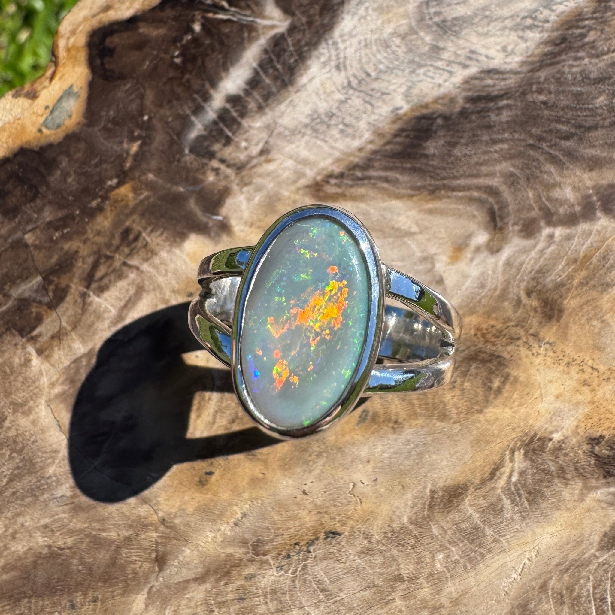 Mintabie Radiance – 3.00ct Solid Mintabie Opal 925 Sterling Silver Ring