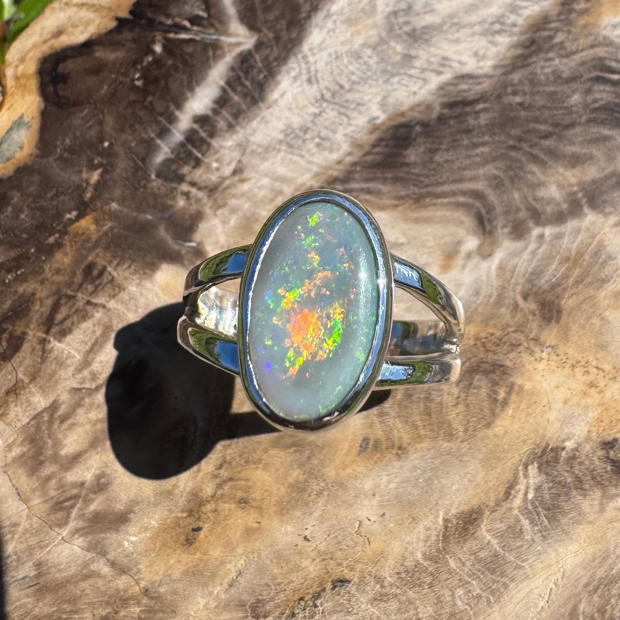 Mintabie Radiance – 3.00ct Solid Mintabie Opal 925 Sterling Silver Ring