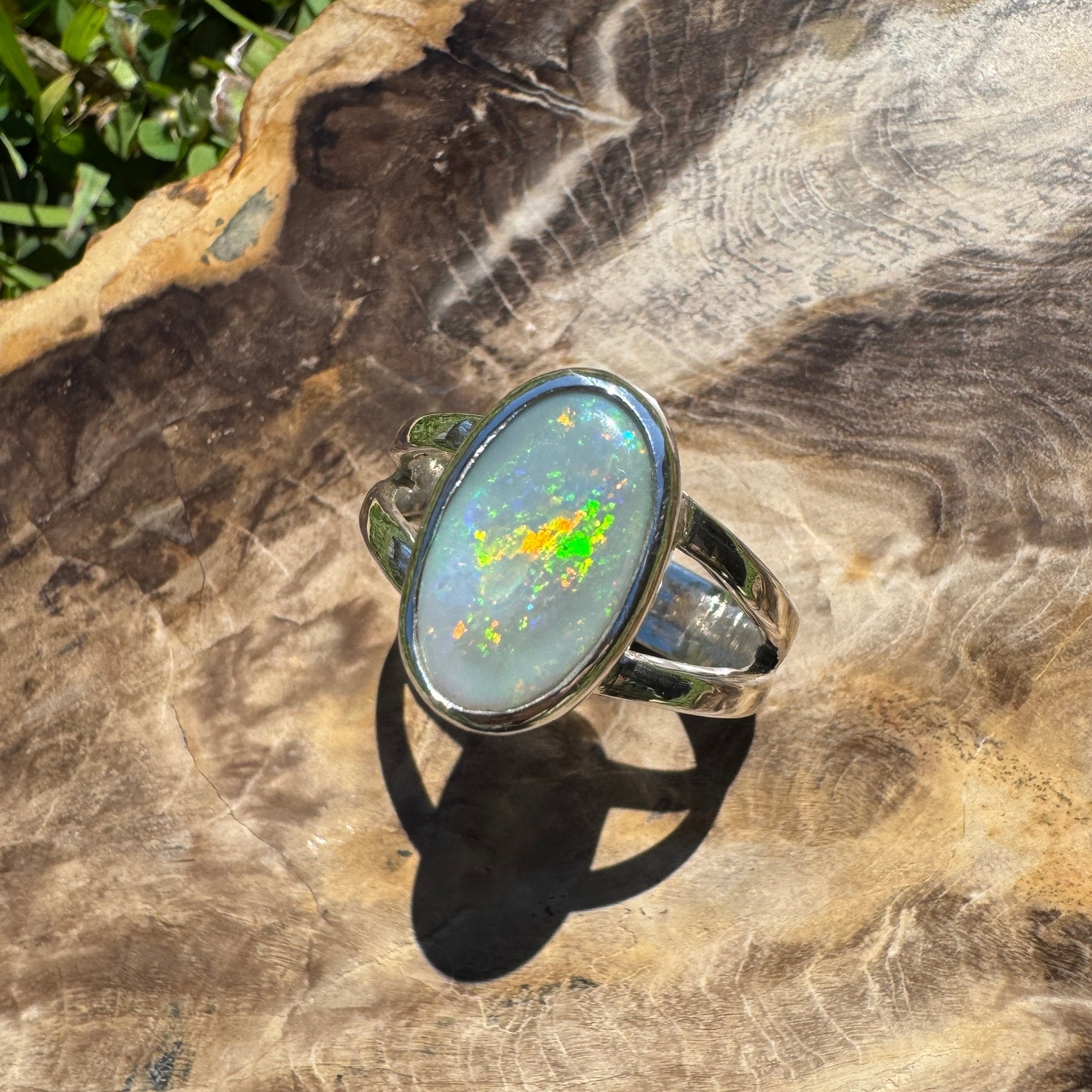 Mintabie Radiance – 3.00ct Solid Mintabie Opal 925 Sterling Silver Ring