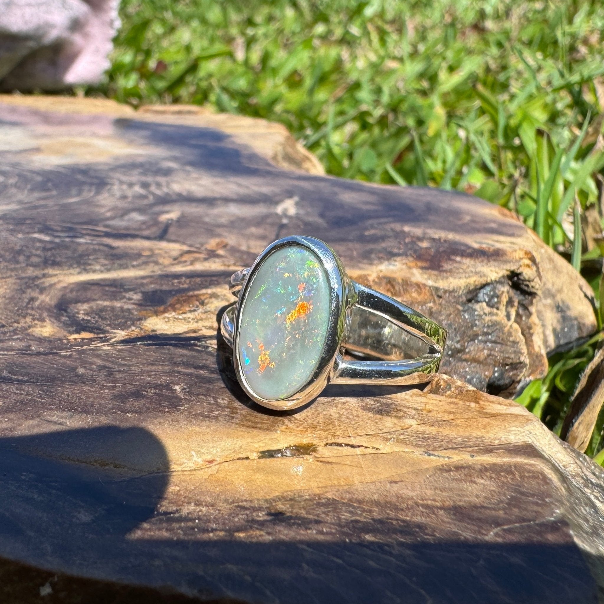 Mintabie Radiance – 3.00ct Solid Mintabie Opal 925 Sterling Silver Ring