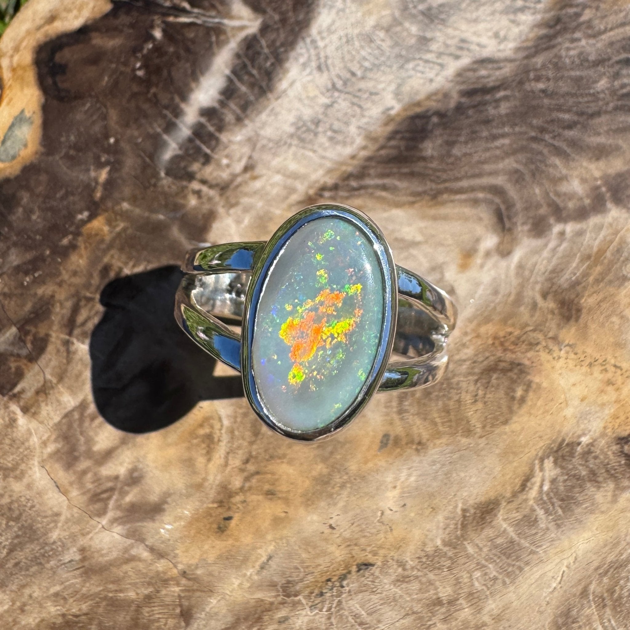 Mintabie Radiance – 3.00ct Solid Mintabie Opal 925 Sterling Silver Ring