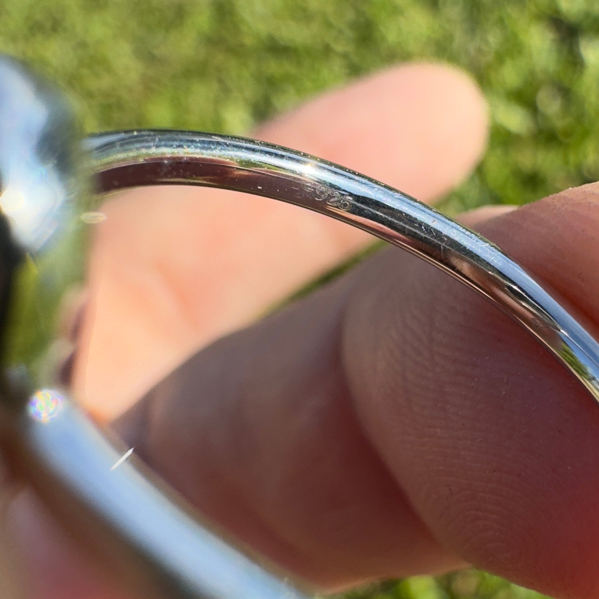 Mintabie Ridge Flame – 1ct Mintabie Opal Ring