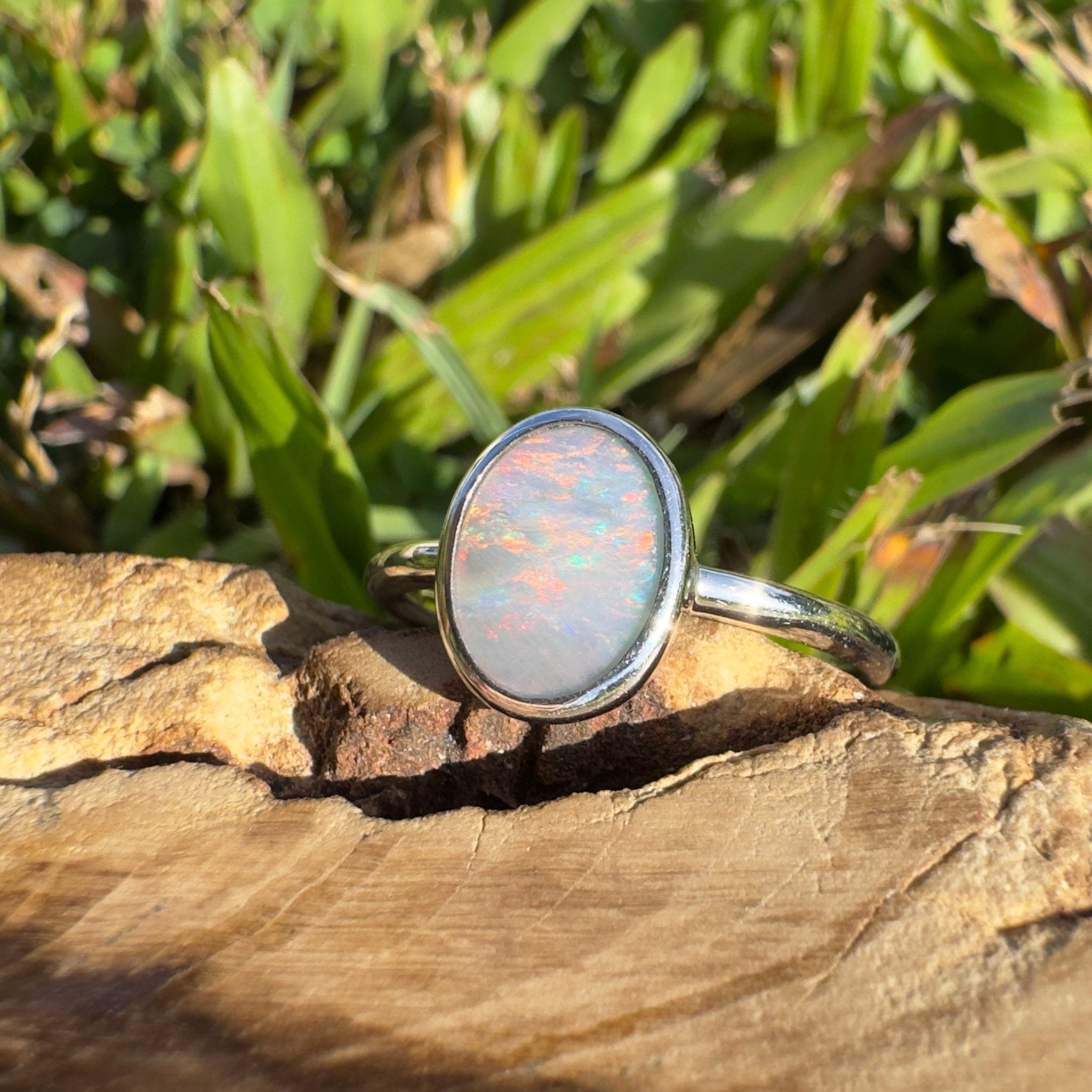 Mintabie Ridge Flame – 1ct Mintabie Opal Ring